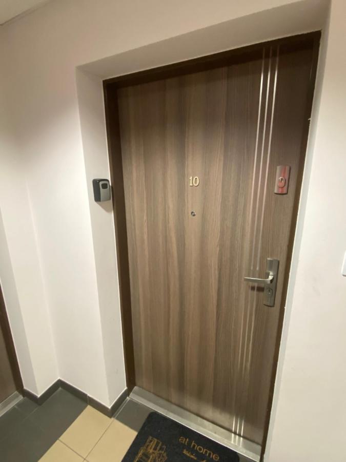 Apartament Nice Stay لوبين المظهر الخارجي الصورة
